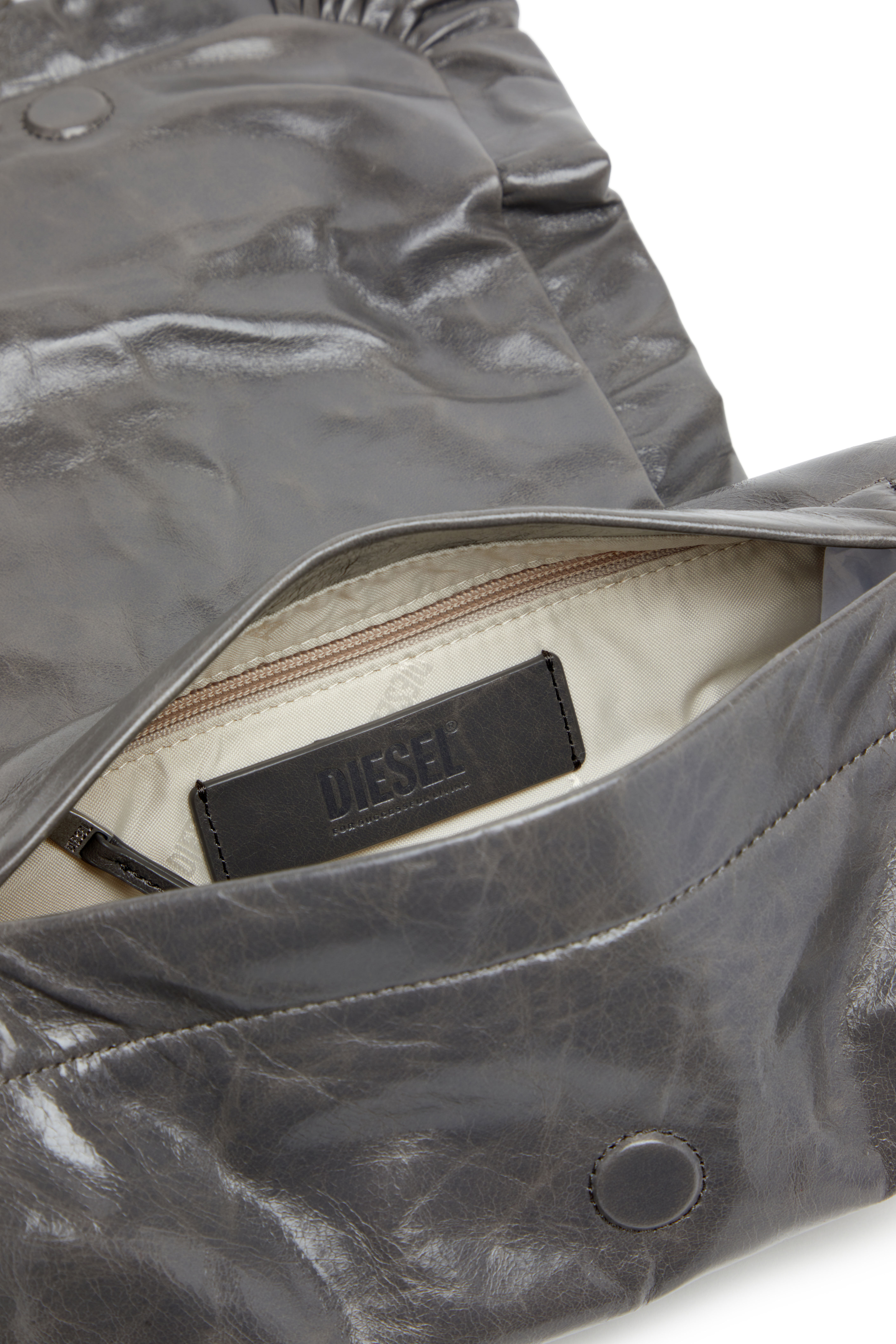 Diesel - SCRUNCH-D SHOULDER S, Woman's Scrunch-D S-Shoulder bag in scrunched leather in Grey - 5
