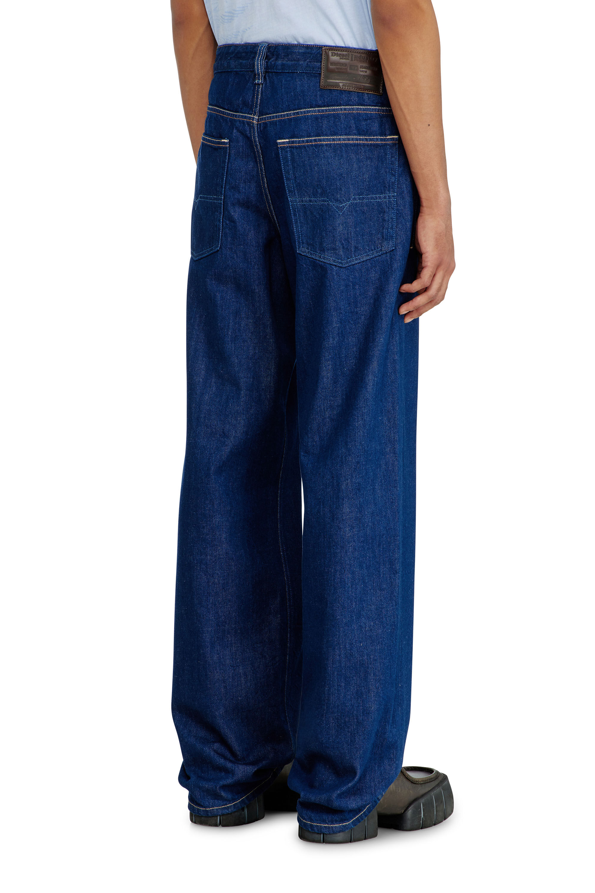 Diesel - Man's Relaxed Jeans 2001 D-Macro 09Q09, Dark Blue - 5