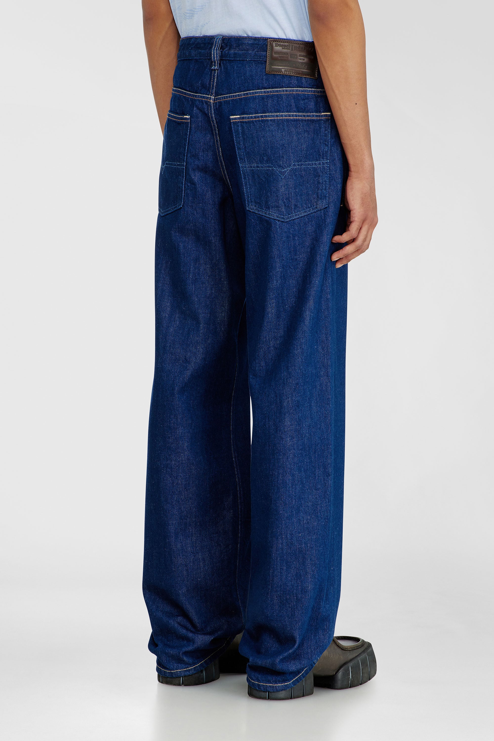 Diesel - Man's Relaxed Jeans 2001 D-Macro 09Q09, Dark Blue - 5