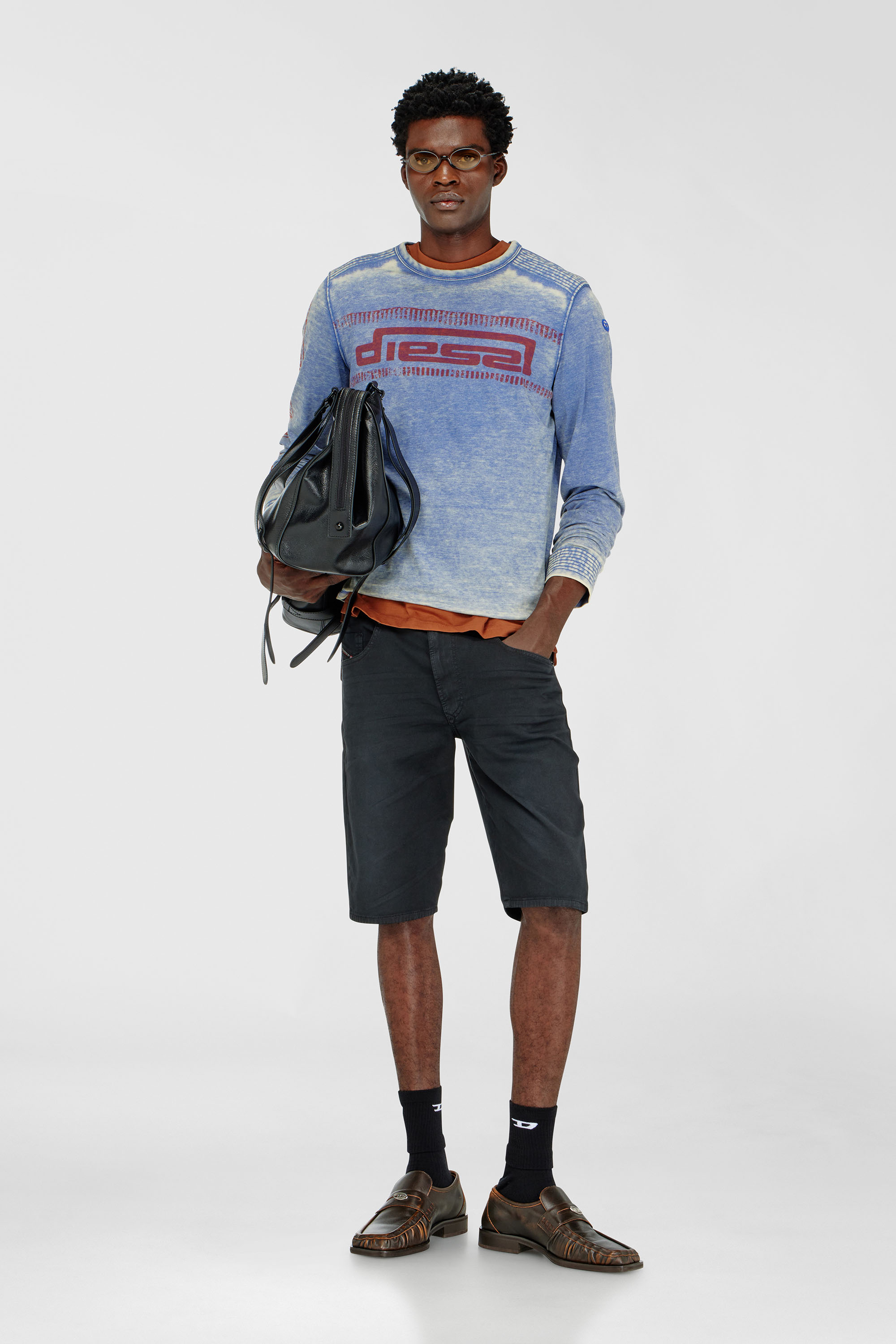 Diesel - 2033 D-KROOLEY-SHORT JOGG, Man's Chino shorts in JoggJeans in Black - 2